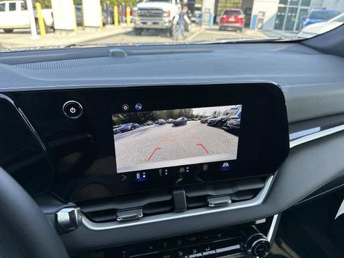 Certified 2025 Chevrolet Equinox LT w/ Safety and Technology Package image 13