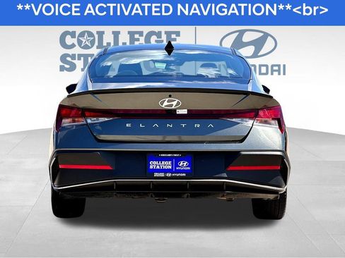 Used 2025 Hyundai Elantra Sport image 7