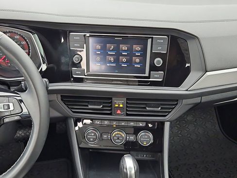 Used 2021 Volkswagen Jetta R-Line w/ R-Line Cold Weather Package image 21