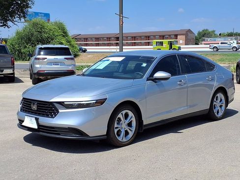 Used 2025 Honda Accord LX image 4