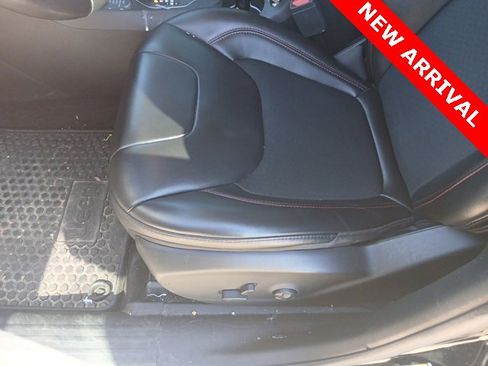 Used 2019 Jeep Cherokee Trailhawk w/ Cold Weather Group image 12