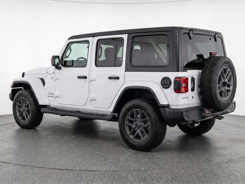 Used 2025 Jeep Wrangler Unlimited Sport AWD/4WD image 6