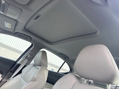 Used 2016 Acura TLX image 18