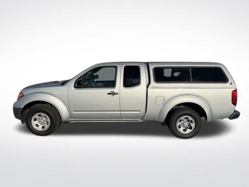 Used 2011 Nissan Frontier S w/ S Preferred Pkg image 4