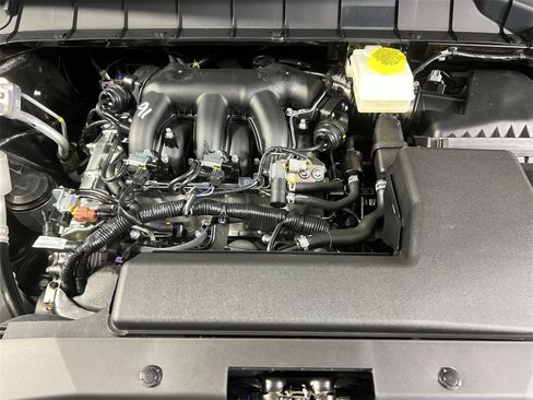 New 2025 Nissan Pathfinder SV image 17