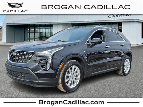 Certified 2023 Cadillac XT4 Luxury w/ Cold Weather Package image 1