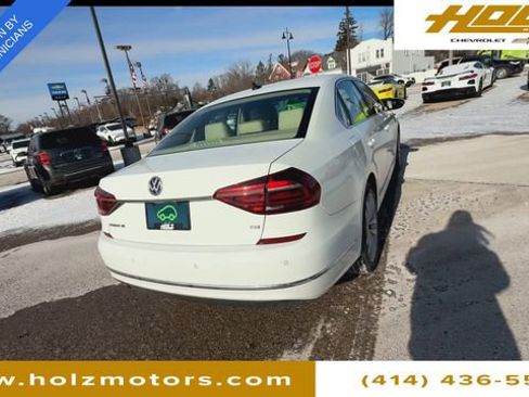 Used 2018 Volkswagen Passat 2.0T SE image 8