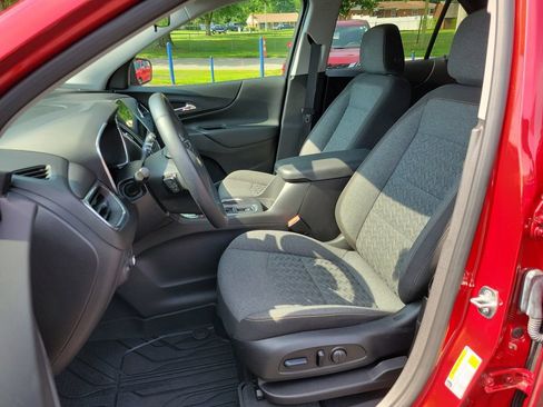 Used 2024 Chevrolet Equinox LT FWD image 20