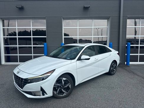 Used 2022 Hyundai Elantra Limited FWD image 1