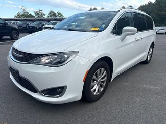 Used 2018 Chrysler Pacifica Touring-L FWD video 1