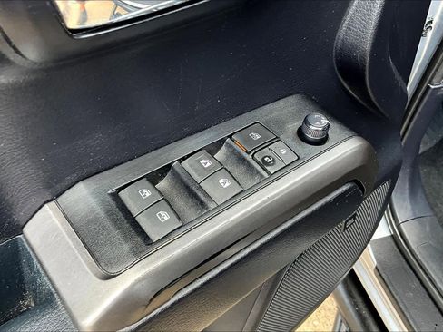 Used 2021 Toyota Tacoma Limited image 34