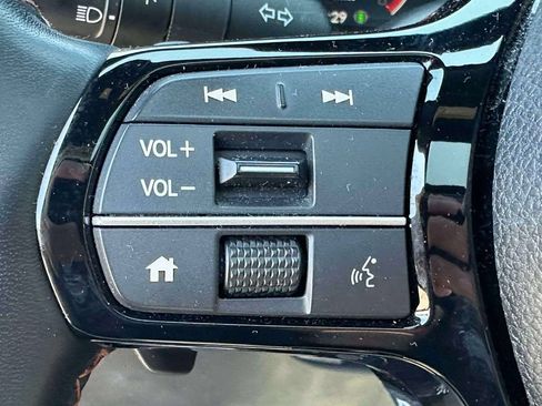 Used 2023 Honda Pilot TrailSport image 19
