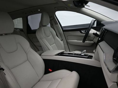 Used 2023 Volvo XC60 B5 Ultimate w/ Climate Package AWD/4WD image 37