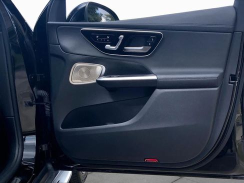 Used 2024 Mercedes-Benz GLC 300 4MATIC image 22