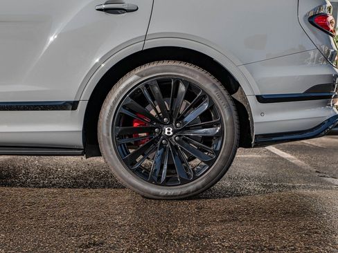 Used 2023 Bentley Bentayga Speed image 33