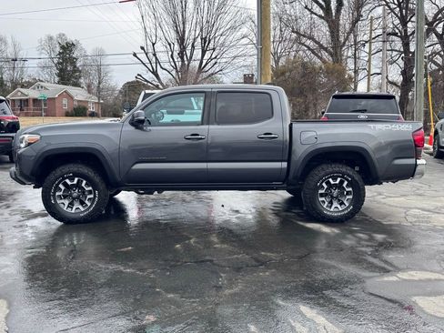Used 2019 Toyota Tacoma TRD Off-Road image 3