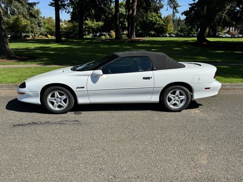 Used 1997 Chevrolet Camaro Z28 w/ Preferred Equipment Group 2 RWD image 3