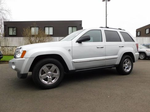 Used 2006 Jeep Grand Cherokee Limited AWD/4WD image 4