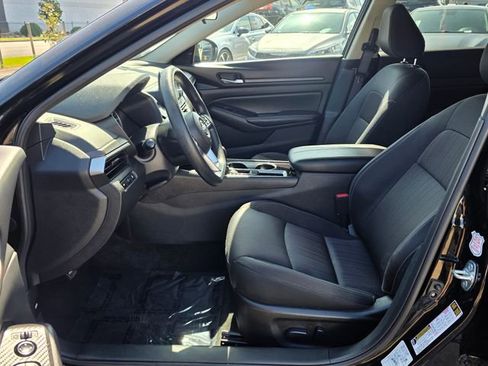 Used 2024 Nissan Altima 2.5 SV image 13