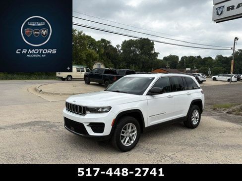 Used 2023 Jeep Grand Cherokee Laredo w/ Luxury Tech Group I AWD/4WD image 1
