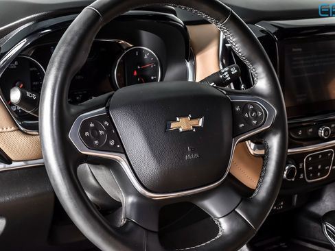 Used 2023 Chevrolet Traverse Premier image 18