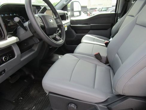 New 2025 Ford F250 XL w/ FX4 Off-Road Package image 25