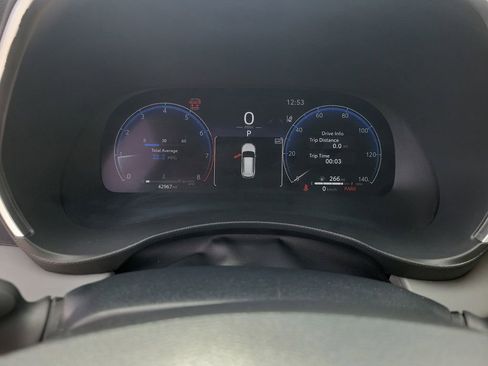 Used 2023 Toyota Highlander Limited image 29