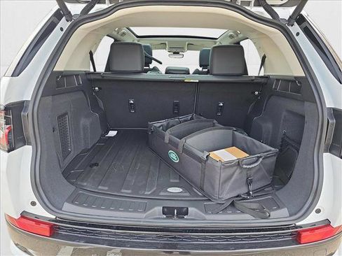 New 2025 Land Rover Discovery Sport S image 12