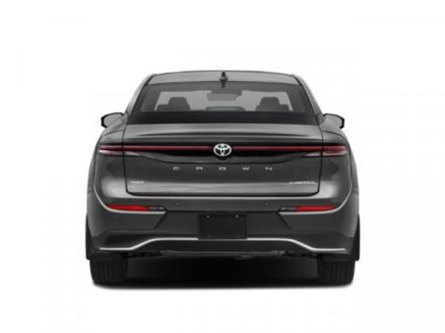 Used 2023 Toyota Crown Limited image 5