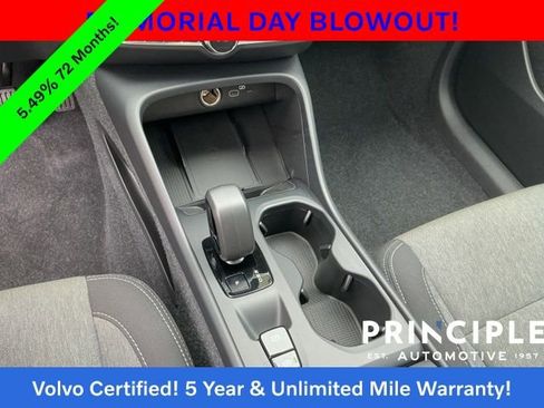 Certified 2025 Volvo XC40 B5 Core AWD/4WD image 20