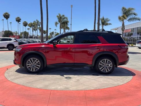 Certified 2023 Nissan Pathfinder SL w/ SL Premium Package FWD image 5