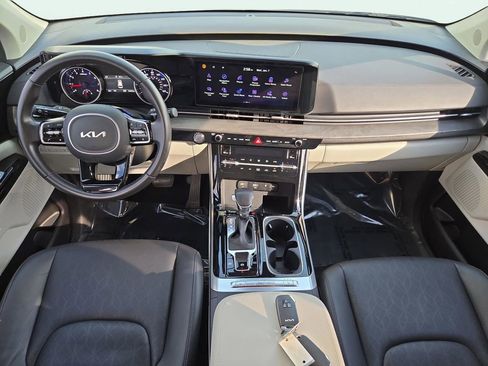 Certified 2024 Kia Carnival EX image 22