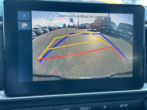 Used 2024 Hyundai Venue SEL image 21