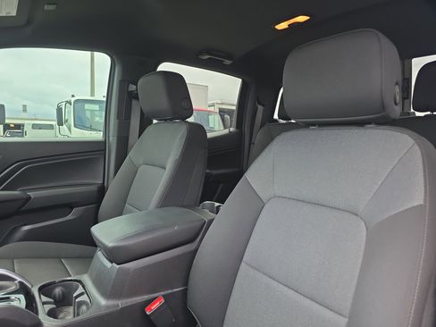 Used 2025 Chevrolet Colorado Trail Boss AWD/4WD image 24