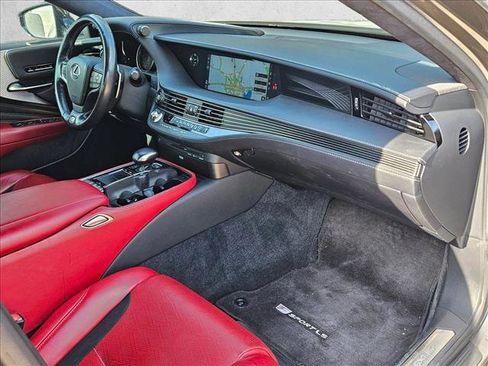 Used 2018 Lexus LS 500 F Sport w/ Accessory Package (Z2) image 18