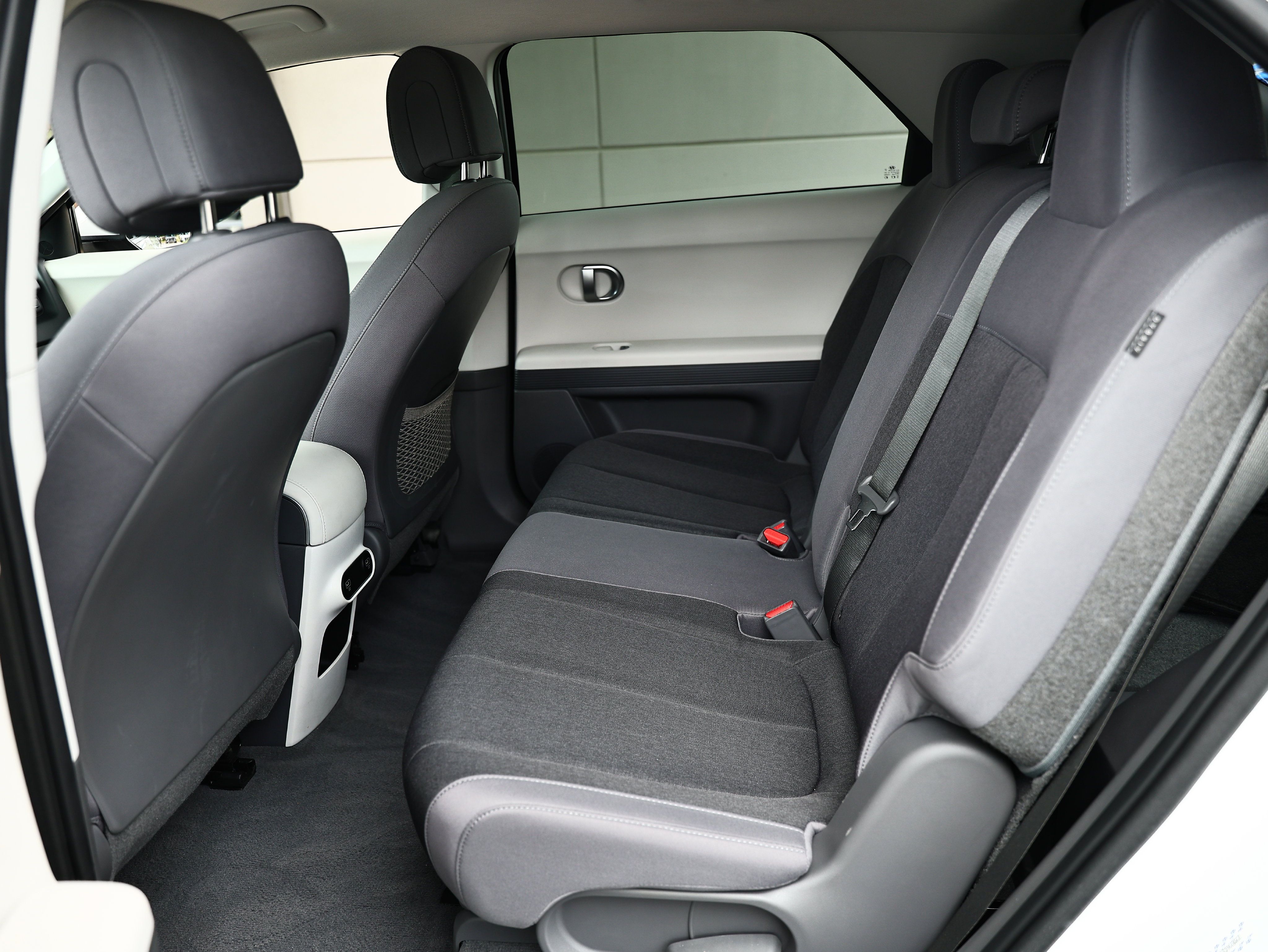 Used 2024 Hyundai Ioniq 5 SEL RWD image 25