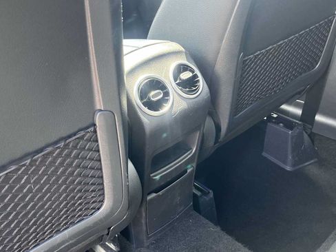 Used 2021 Mercedes-Benz GLA 250 4MATIC image 39