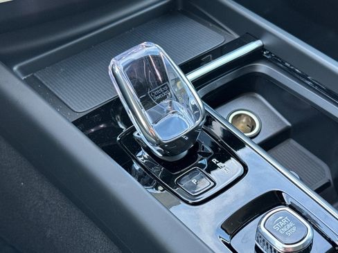 New 2026 Volvo XC60 B5 Plus w/ Climate Package image 24