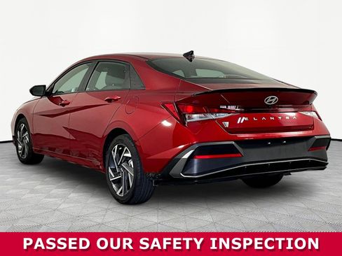 Used 2025 Hyundai Elantra Sport w/ Cargo Package FWD image 4