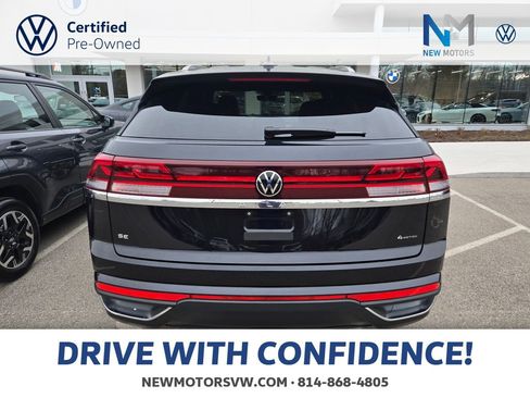 Used 2025 Volkswagen Atlas Cross Sport SE image 4