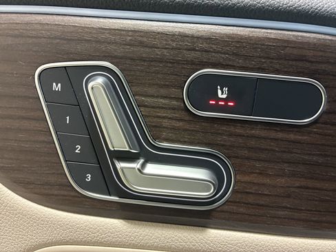 Used 2025 Mercedes-Benz GLA 250 4MATIC image 7