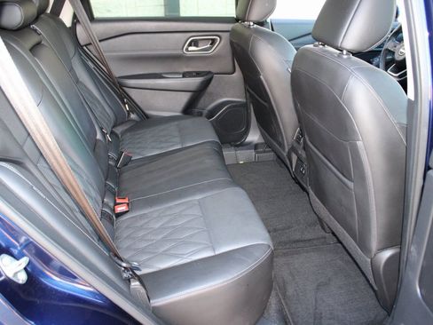 Used 2024 Nissan Rogue Platinum image 18