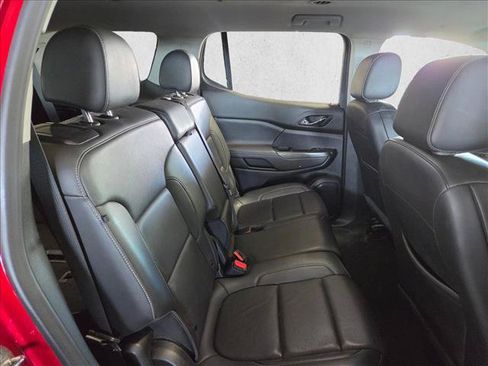 Used 2023 GMC Acadia SLT FWD image 16