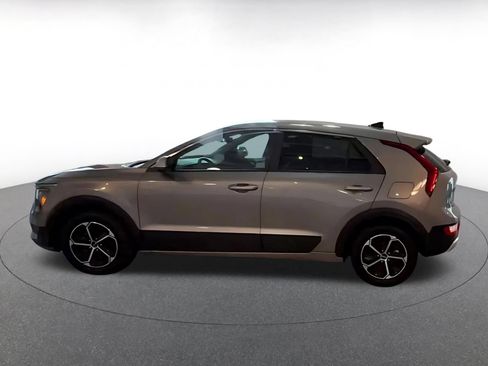 Used 2026 Kia Niro LX FWD image 5