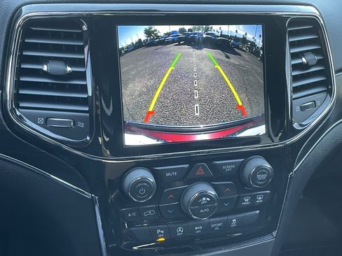 Used 2022 Jeep Grand Cherokee Limited image 29