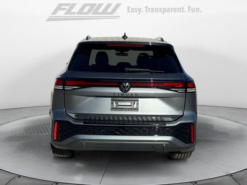 New 2026 Volkswagen Tiguan SE R-Line FWD image 6