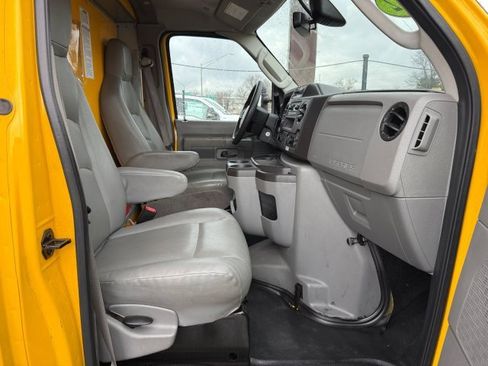 Used 2022 Ford E-350 and Econoline 350 Super Duty RWD image 22