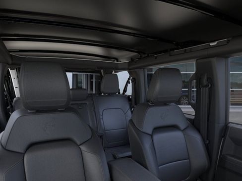 New 2025 Ford Bronco Badlands image 12