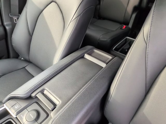 Used 2026 Toyota Grand Highlander XLE FWD image 21