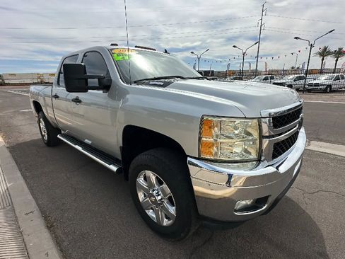 Used 2011 Chevrolet Silverado 2500 LT w/ Interior Plus Package image 8
